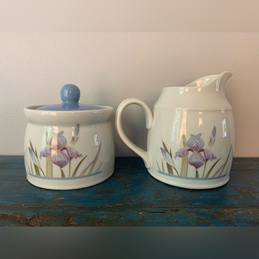 Royal Doulton Creamer Sugar Bowl Blue Iris Lambethware Made in England 1981 Vtg
